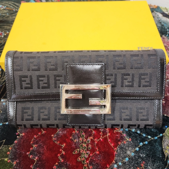 Fendi Wallet - Picture 1 of 15
